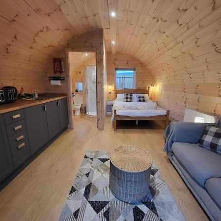 Hotel Lois' Pod With Hot Tub, Near Airport à Bristol Extérieur photo
